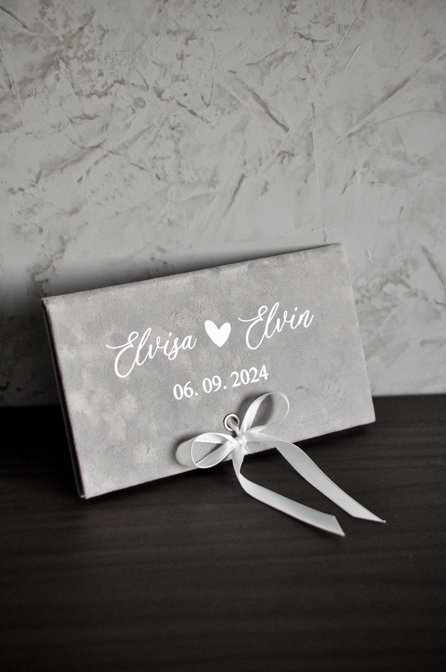Personalized velvet envelope for money