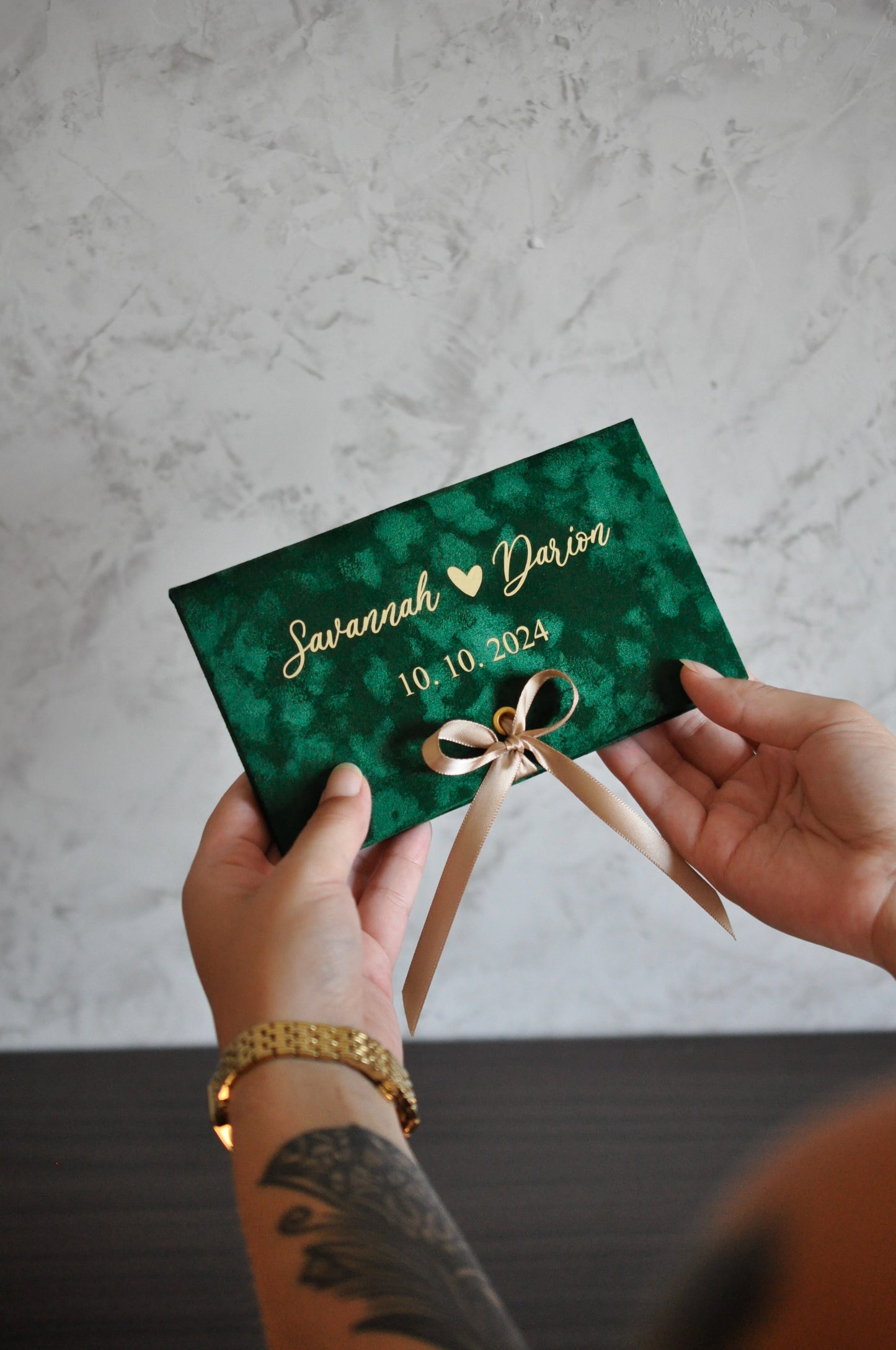 Personalized velvet envelope for money