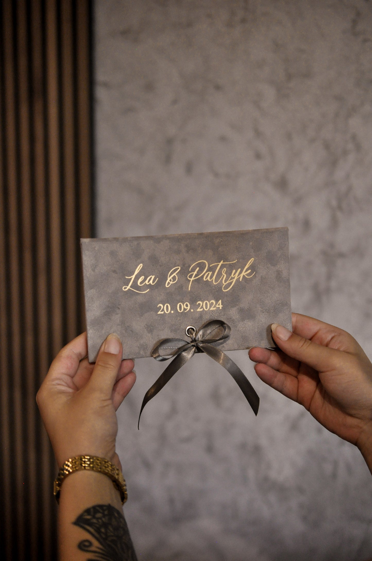 Personalized velvet envelope for money